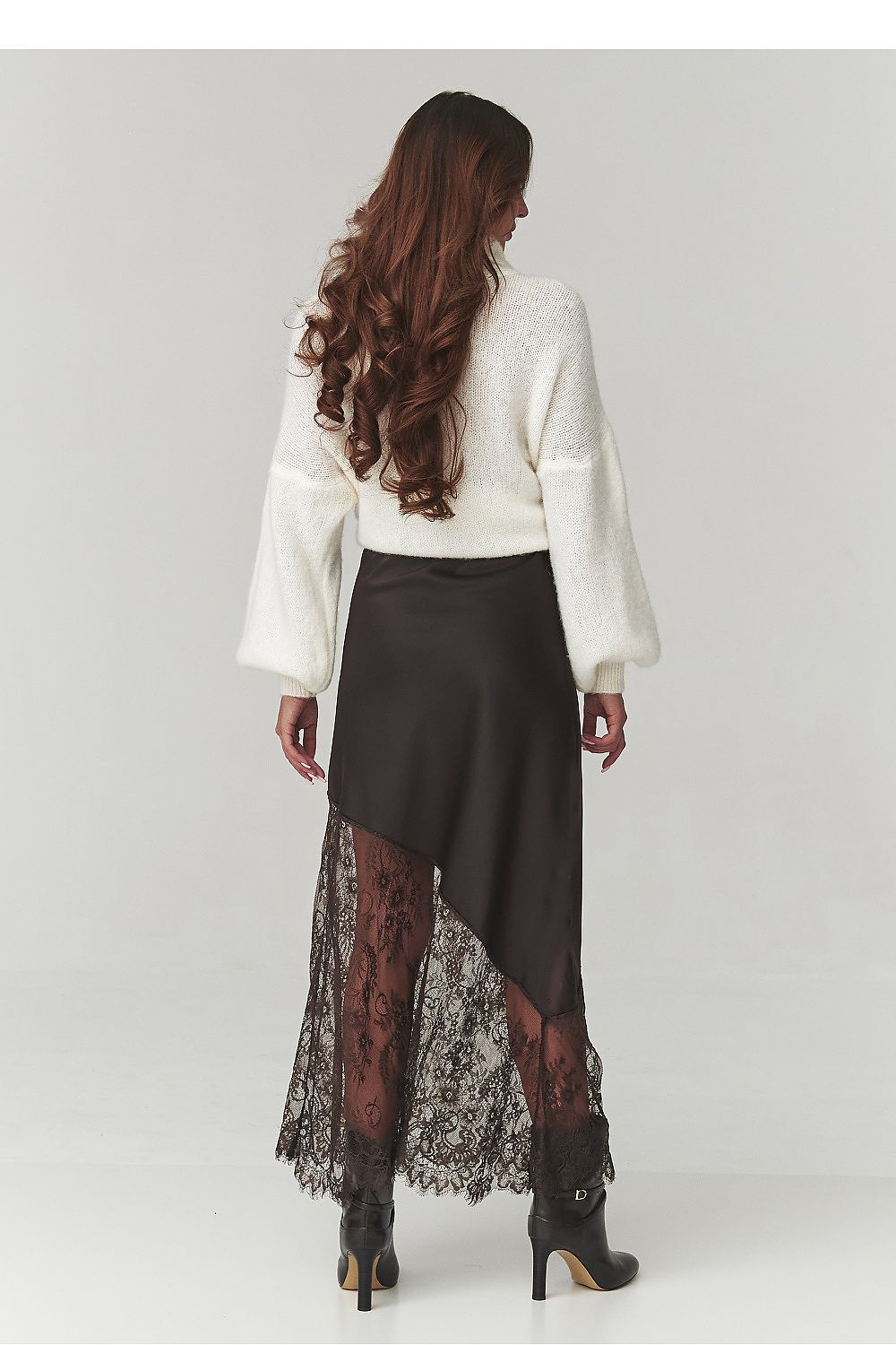  Skirt model 220785 Makadamia 